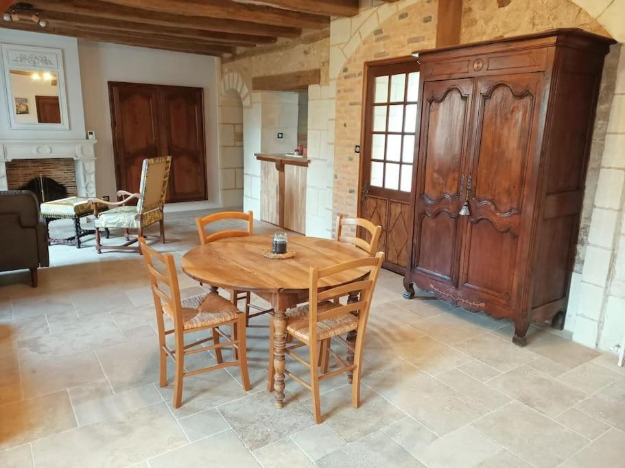 Avec Vue Sur L'indre Holiday home *